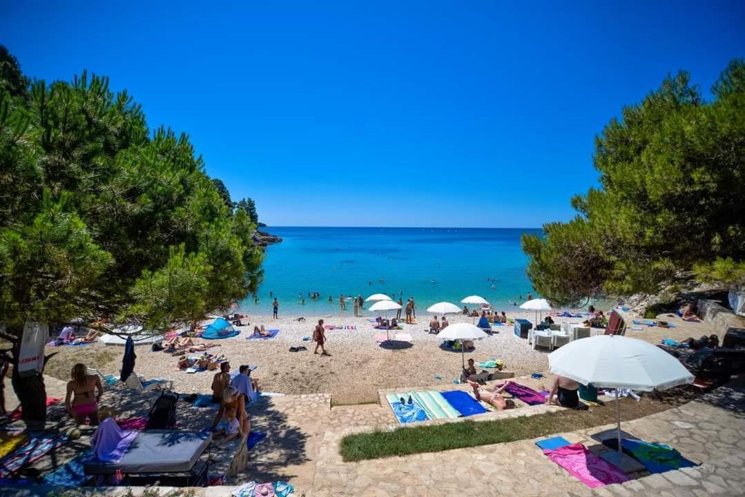 Apartment Nora Near The Beach プーラ エクステリア 写真